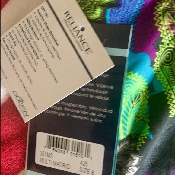 Dolfin Aquashape moderate scoop back one piece - Picture 4 of 7